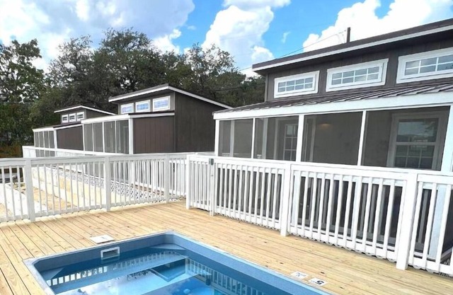 Tiny Home at Medina Lake (w/ Hot Tub & Pool)