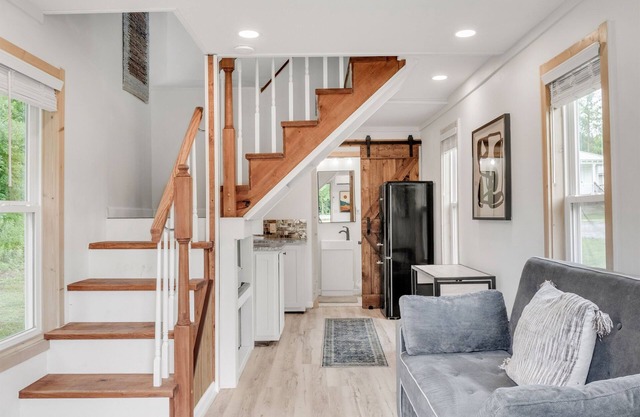 Tiny Home Getaway | Close to MSU | Peaceful Stay