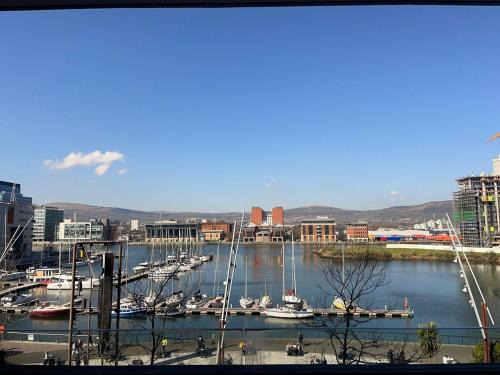 Titanic Quarter, marina view modern 2 bedroom apartment