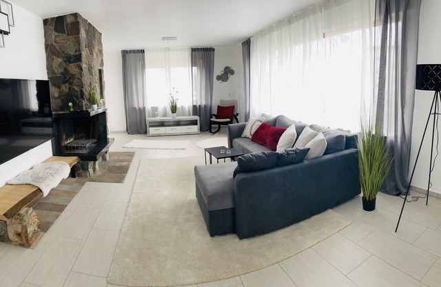 TLA /tlf Geräumiges Voll Ausgestattetes Apartment