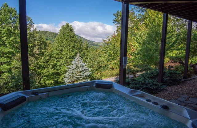 Todd Log Cabin w/ Views + Hot Tub + Gas Fireplace + Game Room