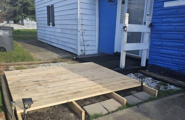 Toledo ohio Home close to everything Parks etc backyard- fellowship