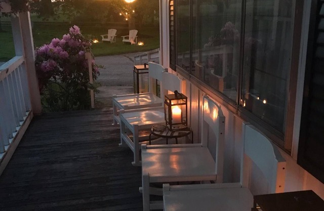Tony y Rose's Vineyard Cottage con vistas a Debevc Farms y Debonne Vineyards