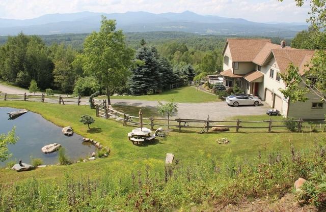 TOP OF THE WORLD sobre Stowe, Hot Tub, con enchufe Tesla. Duerme hasta 17.