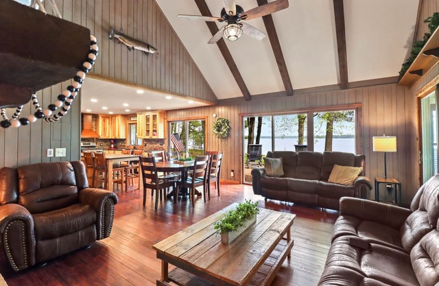 Towering Pines - Hiller Vacation Homes - Casa Ejecutiva de Lost Lake - WIFI gratis