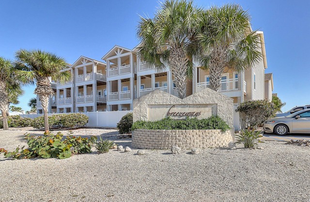 Townhome with two balconies, central AC & on-site pool - walk to Gulf shoreline