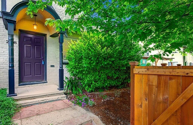 Townhouse at Downtown, Seattle University, Swedish