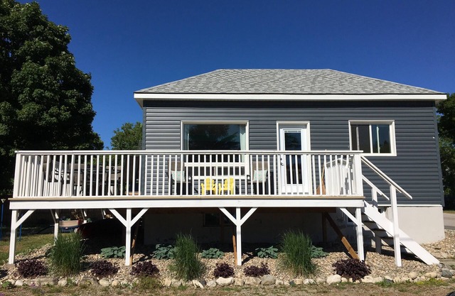 Trails End Family Friendly Beach House ubicado en el pueblo de Lion's Head