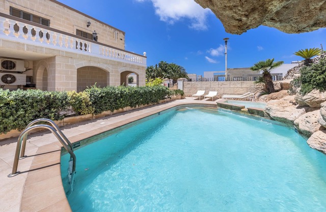 Santa María Villa Apartamento (A) comparten piscina, 2 dormitorios, con capacidad para 6, Wi-Fi