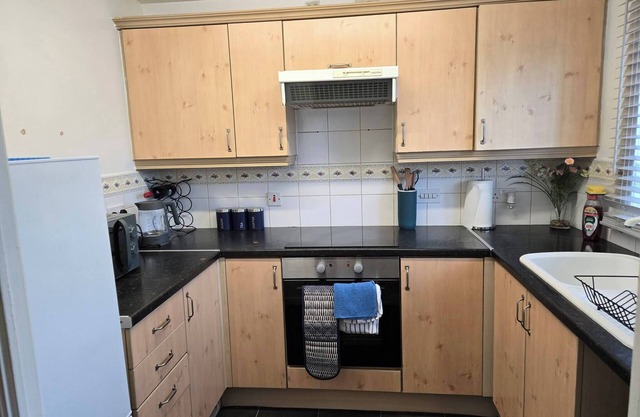 Tranquil Getaway in Wolverhampton - Perfect for Relaxation