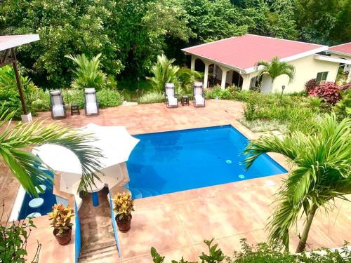 Tranquil New Whole 2BR Atenas Home