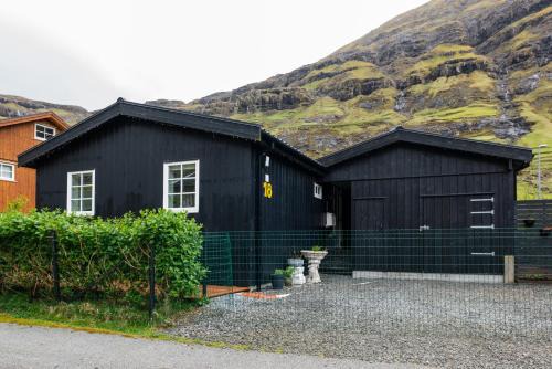Tranquil Village Retreat/Tjørnuvík