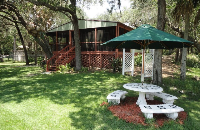 Tranquilo-Waterfront-Nature Coast-Cottage