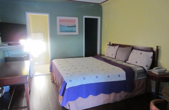 Travel Eagle Inn Motel