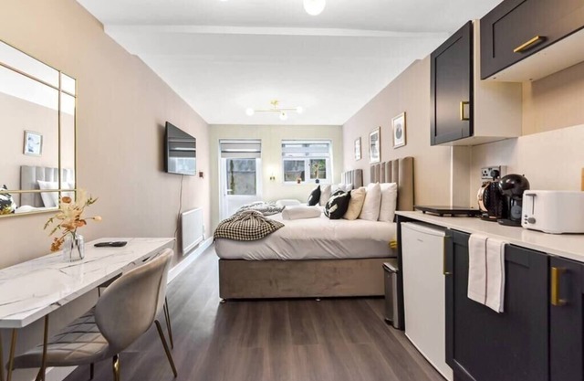 Traveler's Den - Stylish Studio in Central