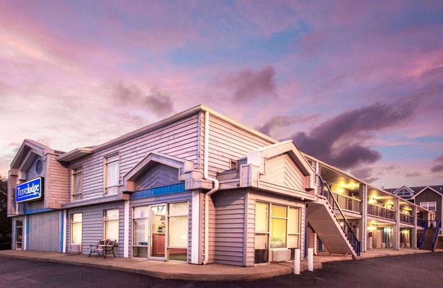 Travelodge by Wyndham Virginia Beach Bay Beach
