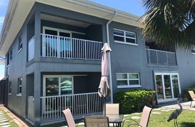 Treasure Island Waterfront Oasis Minutes to Beach Dock Sunsets at John’s Pass