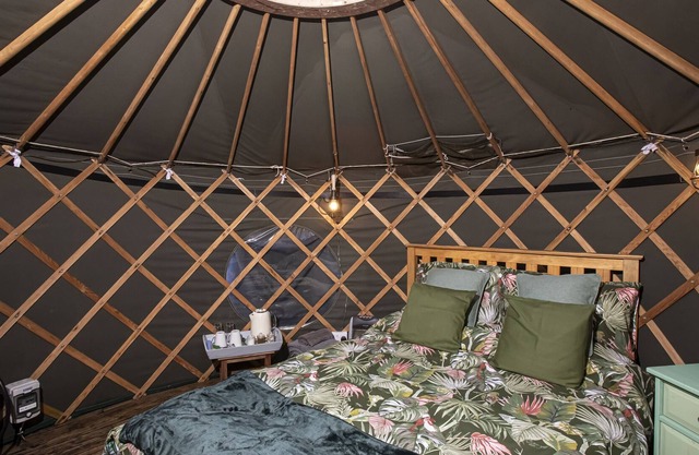 TREEHOUSE YURT, pet friendly, character holiday cottage in Beguildy