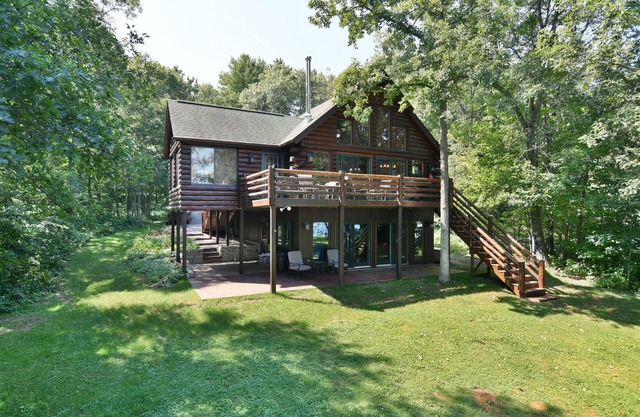 Trego Lake House - elevación de nivel, frente de arena y pontón incluidos.