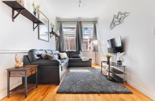Trendy 2BR Getaway in Montreal