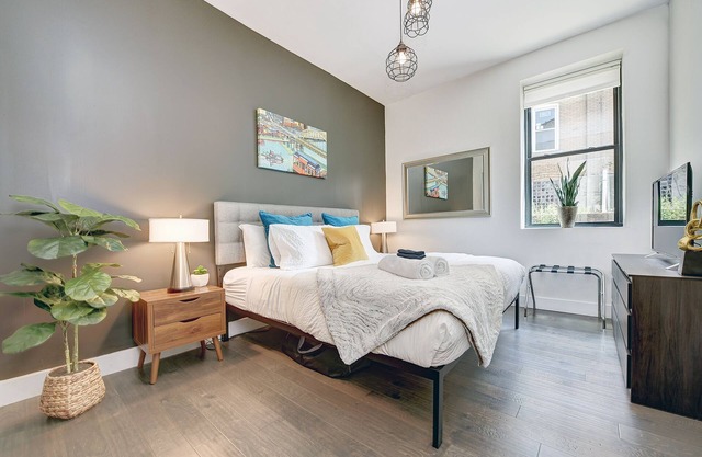 💎Trendy✨ ❤️ Parking 👑 King Bed 🛌 10 min DT📌