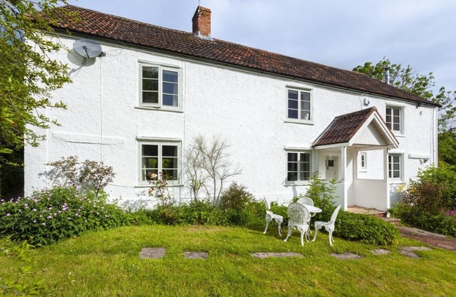 Trinity Cottage - Sleeps 8 - Roadwater, Exmoor
