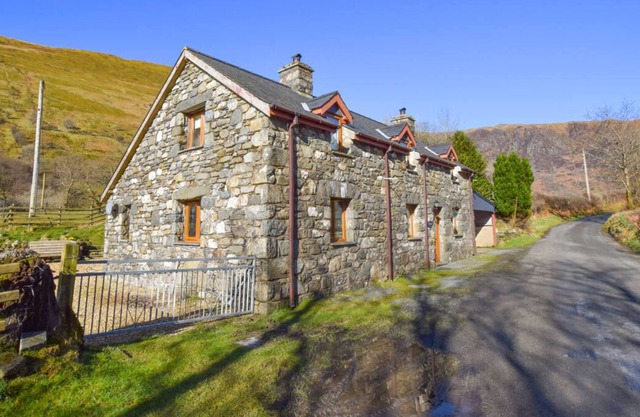 Esta es la propiedad de vacaciones de tus sueños! Troed yr Aran cottage se encuentra en una calle tranquila en un t