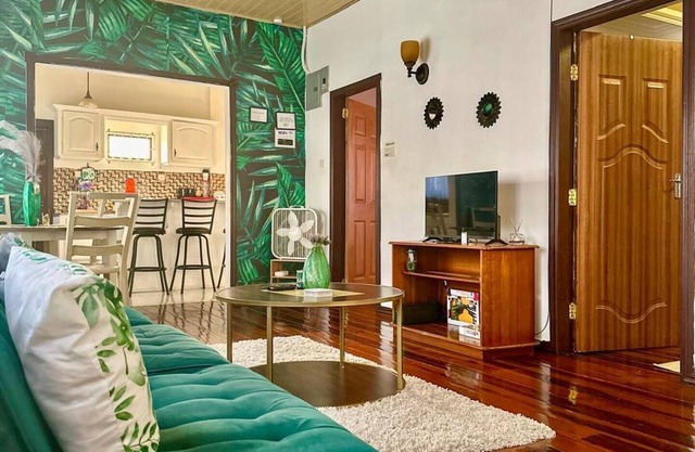 Tropical 2BR Retreat in the heart Georgetown