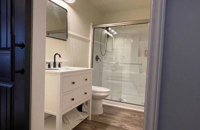 Trotters Cottage-Close to Bruces Field and Downtown