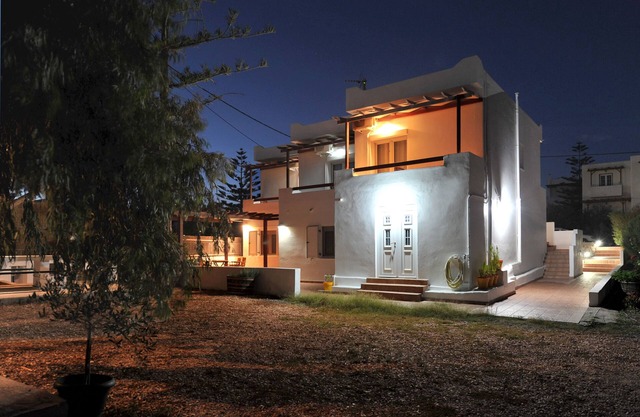 Tsakanos Apartments