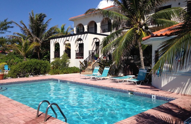 Turtle Nest Inn, Prime Beachfront Apt, Rental Car Included 1399/week