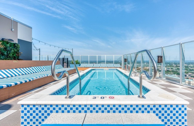 TWO 800 Tower Cozysuites w sky Pool Lounge 10flr