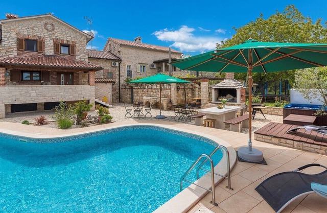 Apart Complex Villa Anja / Two-Bedroom Apartment Ento with Balcony