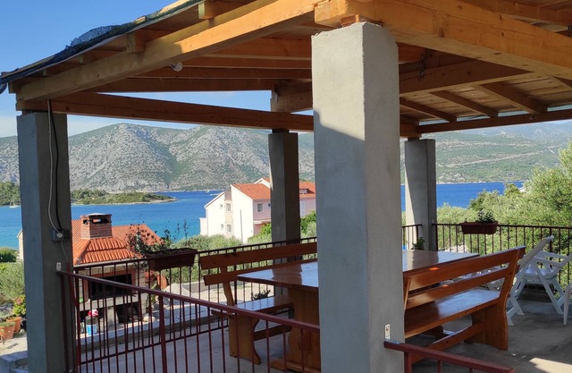 Apartamento para dos personas con terraza y vista al mar Kneza, Korcula (A-4342-b)