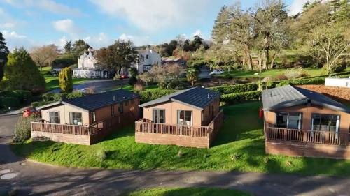 Two Bedroom Lodge In The Country - Restaurant Bar Onsite