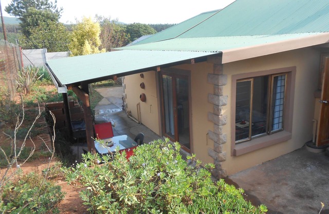 Two Falls View - Self Catering Guesthouse - Suite Elna Falls