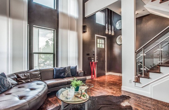 Driem House Combined Town Homes - Tiendas a pie 2