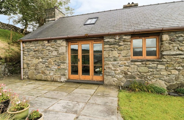 Ty Hir, PENRHYNDEUDRAETH