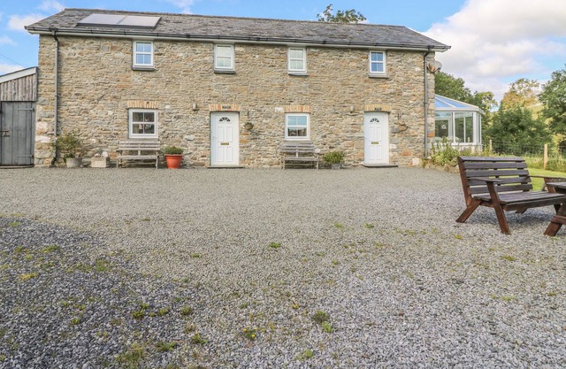 TY NANT, adecuado para mascotas, con un jardín en Llanllwni, Ref 955181