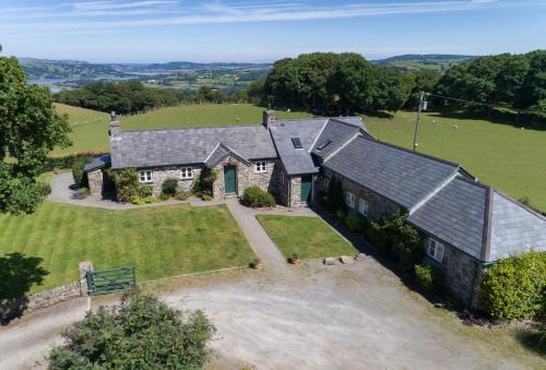 Ty Newydd