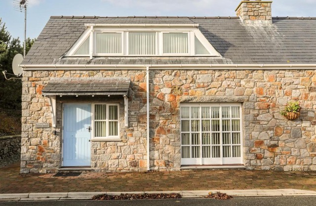 Tyn Towyn - Ty Glas Golau