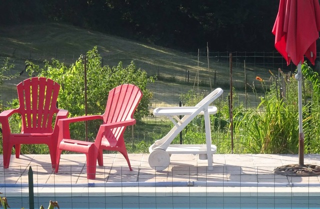 PERIGOURDINE típico con piscina de 9.5x4. 5 en terreno cerrado