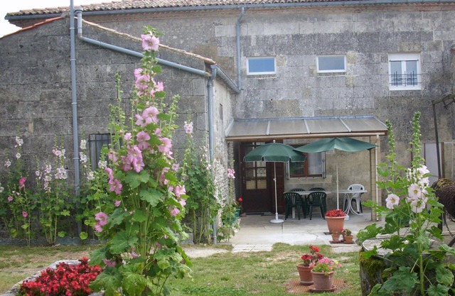 ¡tipica casa de la charente que combina mar y campana, estancia sympa y no caro!