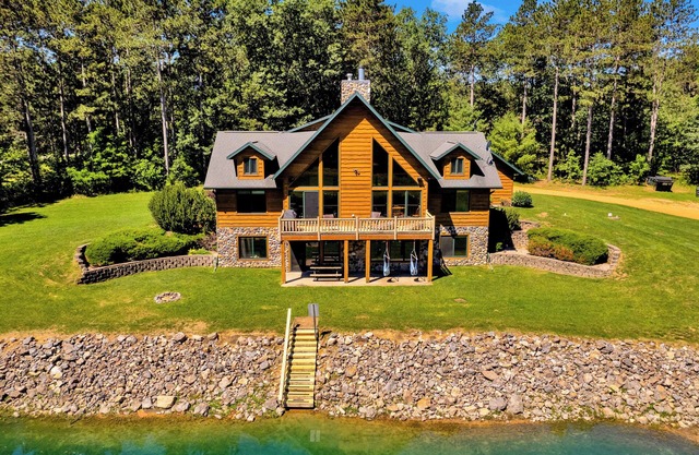 Ultimate All-Season Cabin w/ Private Swimming & Fishing Pond at Castle Rock Lake