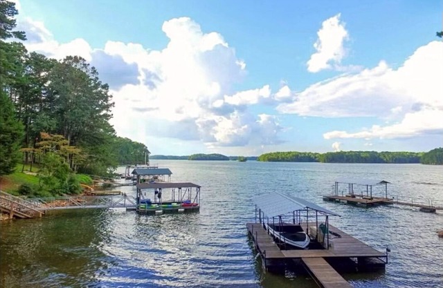 Unbeatable lake location - best marina and unique sandy shore with dock