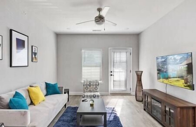 UNC Haven: Cozy Apt Steps from UNC Campus, Grocery, Bars