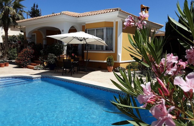 VACACIONES INOLVIDABLES!!!PRECIOSA VILLA CON PISCINA Y TODAS LAS COMODIDADES.