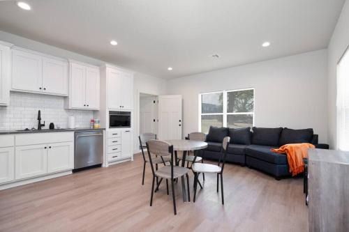 Unique Connected Two Side Home for Groups!