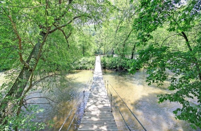 Isla privada ÚNICA *** Refresque la cabaña rústica de Glamping en French Broad River