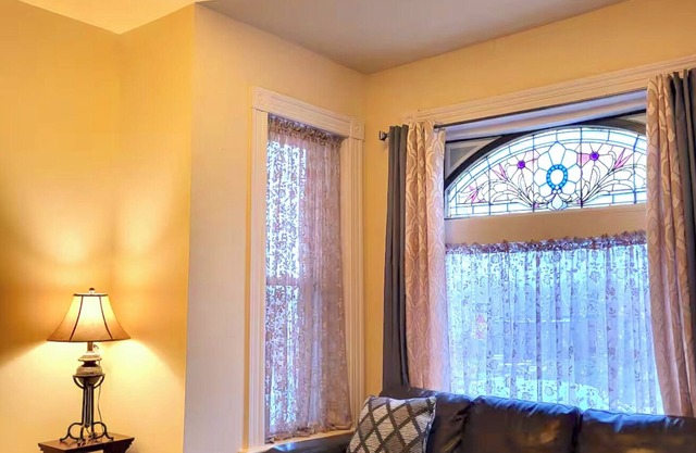 Unique, Two-story 3bdr Apt w/ Spiral Staircase in Museum Hill